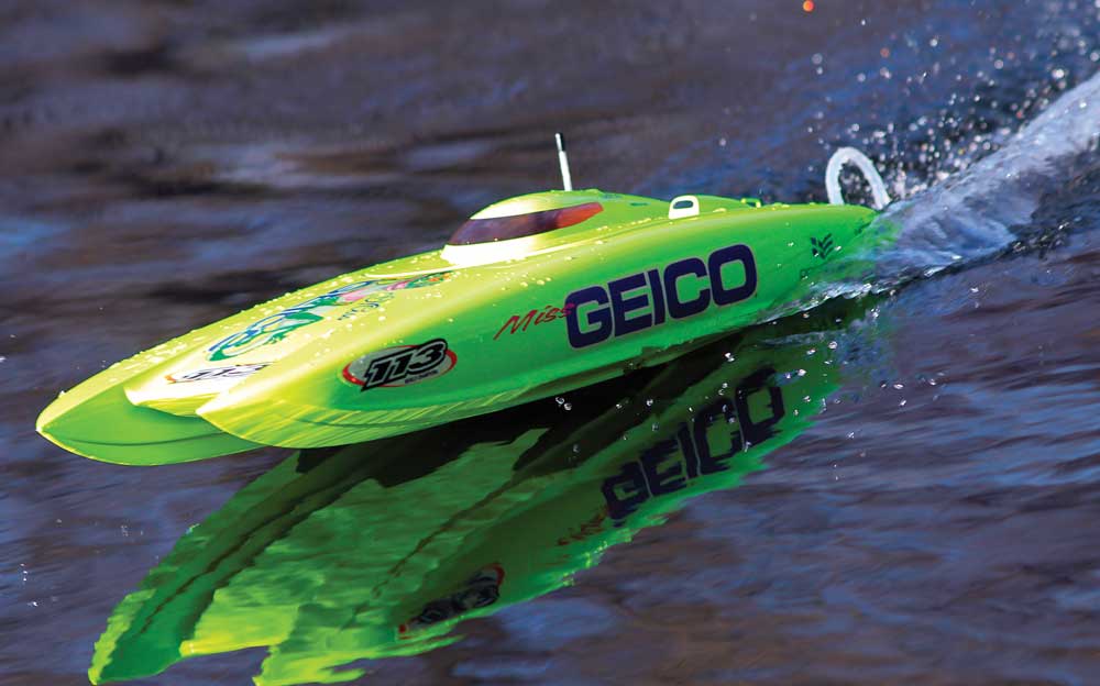 Review: Pro Boat Miss Geico 24