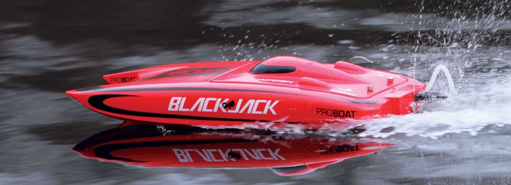 Pro-Boat’s-Blackjack-24-RC-Catamaran-Reviewed--9