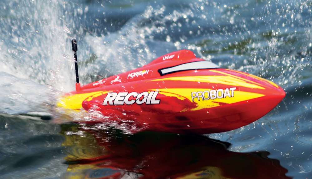 RC-Boat-Review;-Pro-Boat-Recoil-17”-Deep-V-1